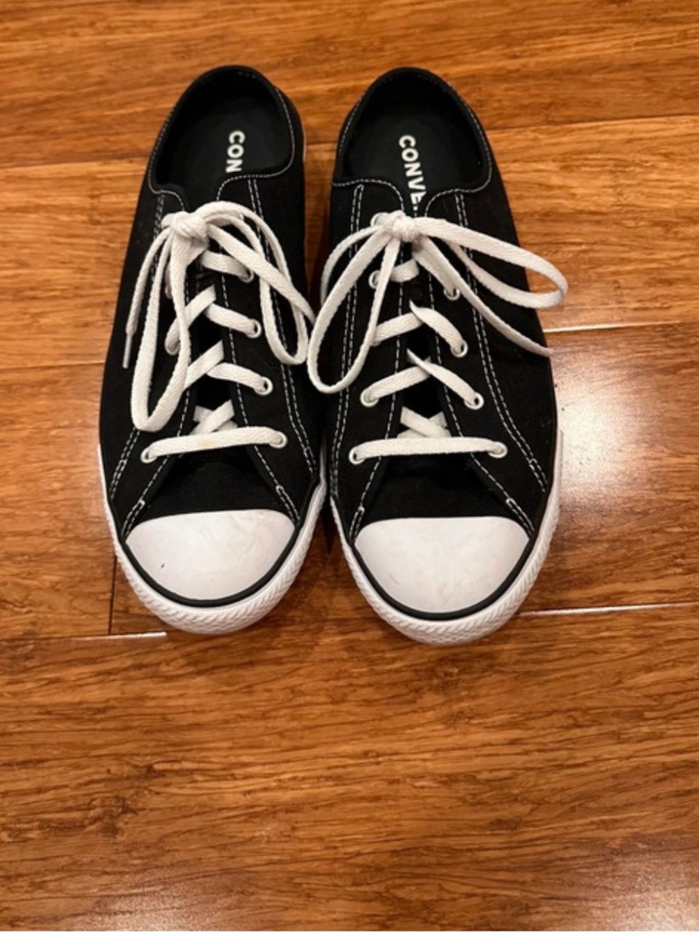 Converse All Stars Classic Low Top Sneakers in Black